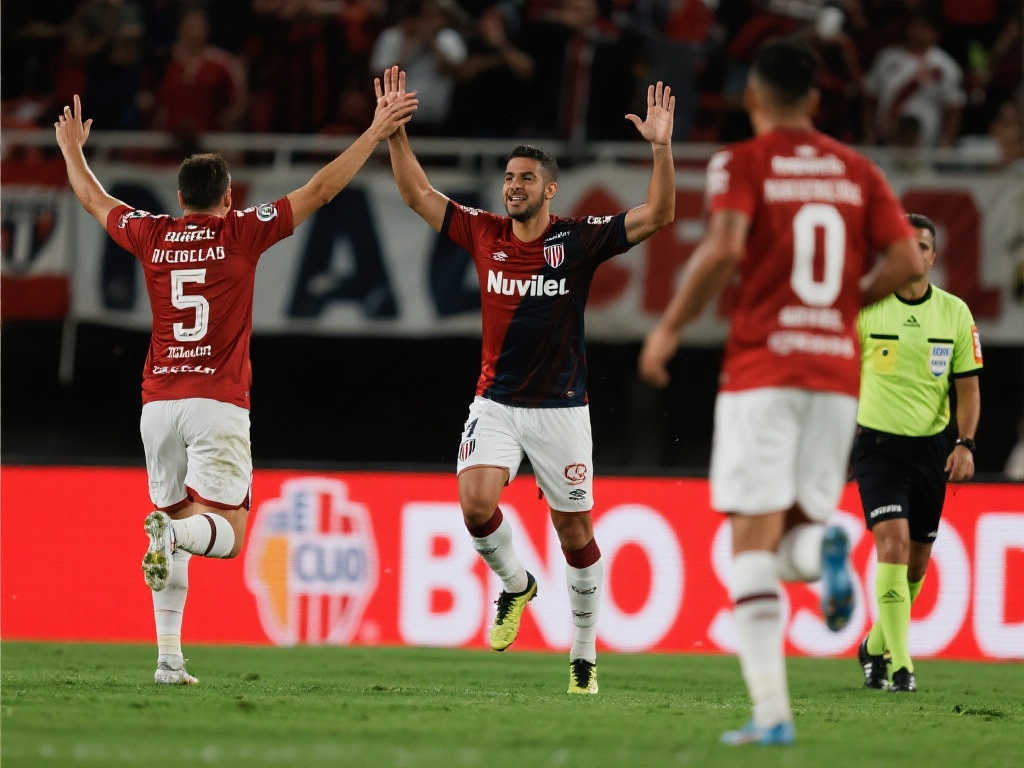 阿根廷顶级联赛积分榜与赛果概览 阿根廷顶级联赛积分榜与赛果概览